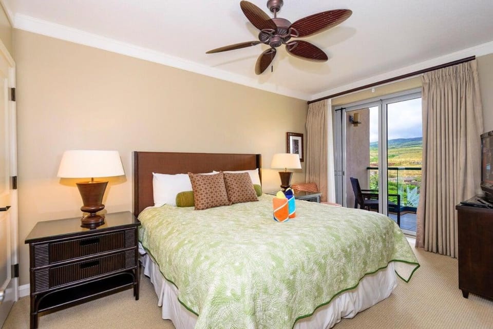 Honua Kai 1024 · HK 1024 Updated Beachfront Luxury Condo w Pool House in Kaanapali