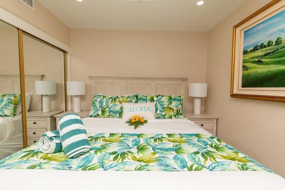 Maui Kai 108 · MK 108 Updated OceanFront 1BD wAC House in Kaanapali