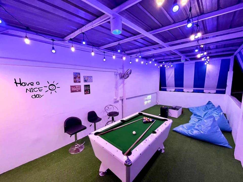 Night, Billiard, Balcony/Terrace
