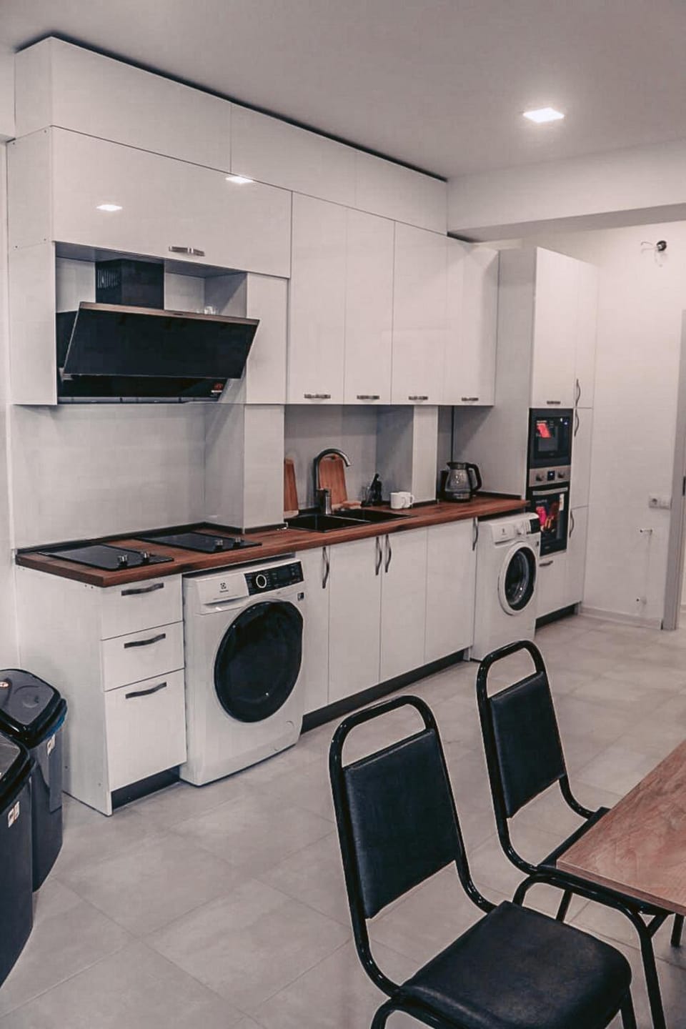 Kitchen or kitchenette, Living room, Seating area, Dining area, minibar, pet friendly, stove