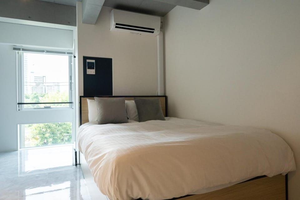 Bed, Bedroom, air conditioner