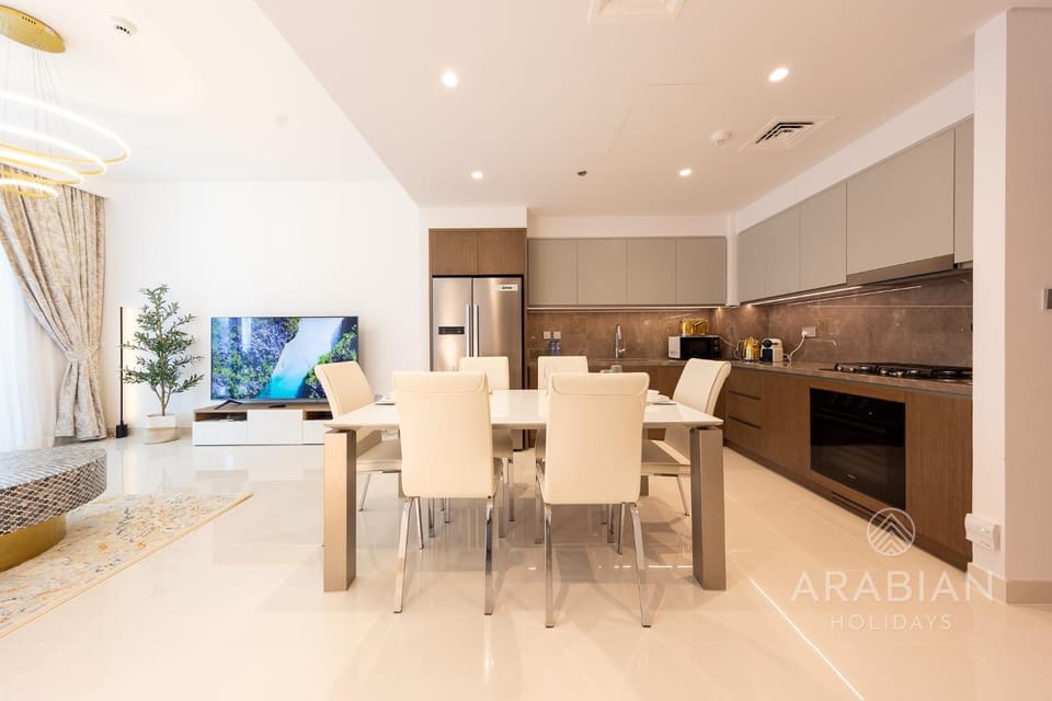 Dining area, kitchen