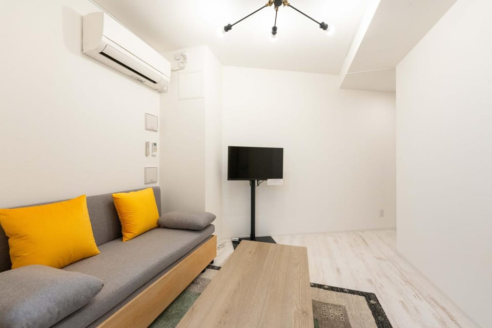TV and multimedia, Living room, Seating area, air conditioner
