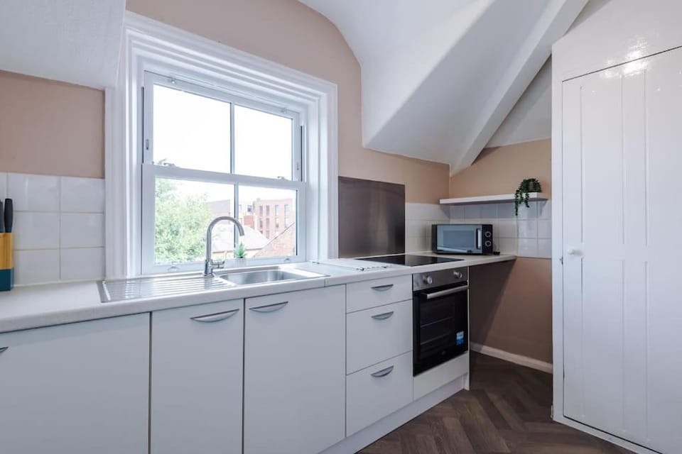 2-Bed Victorian Oasis in Chester Apartment in Chester