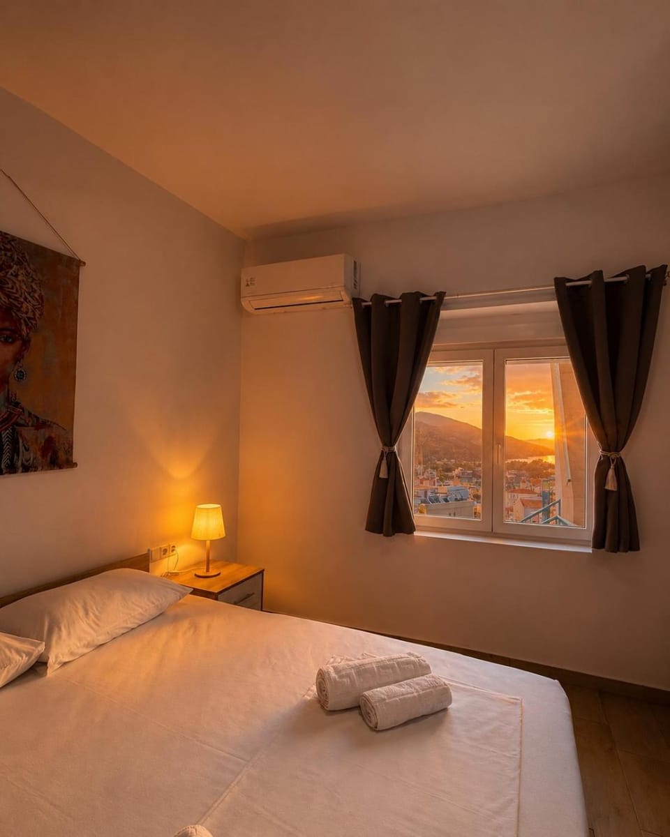 Bed, Photo of the whole room, Bedroom, towels, air conditioner