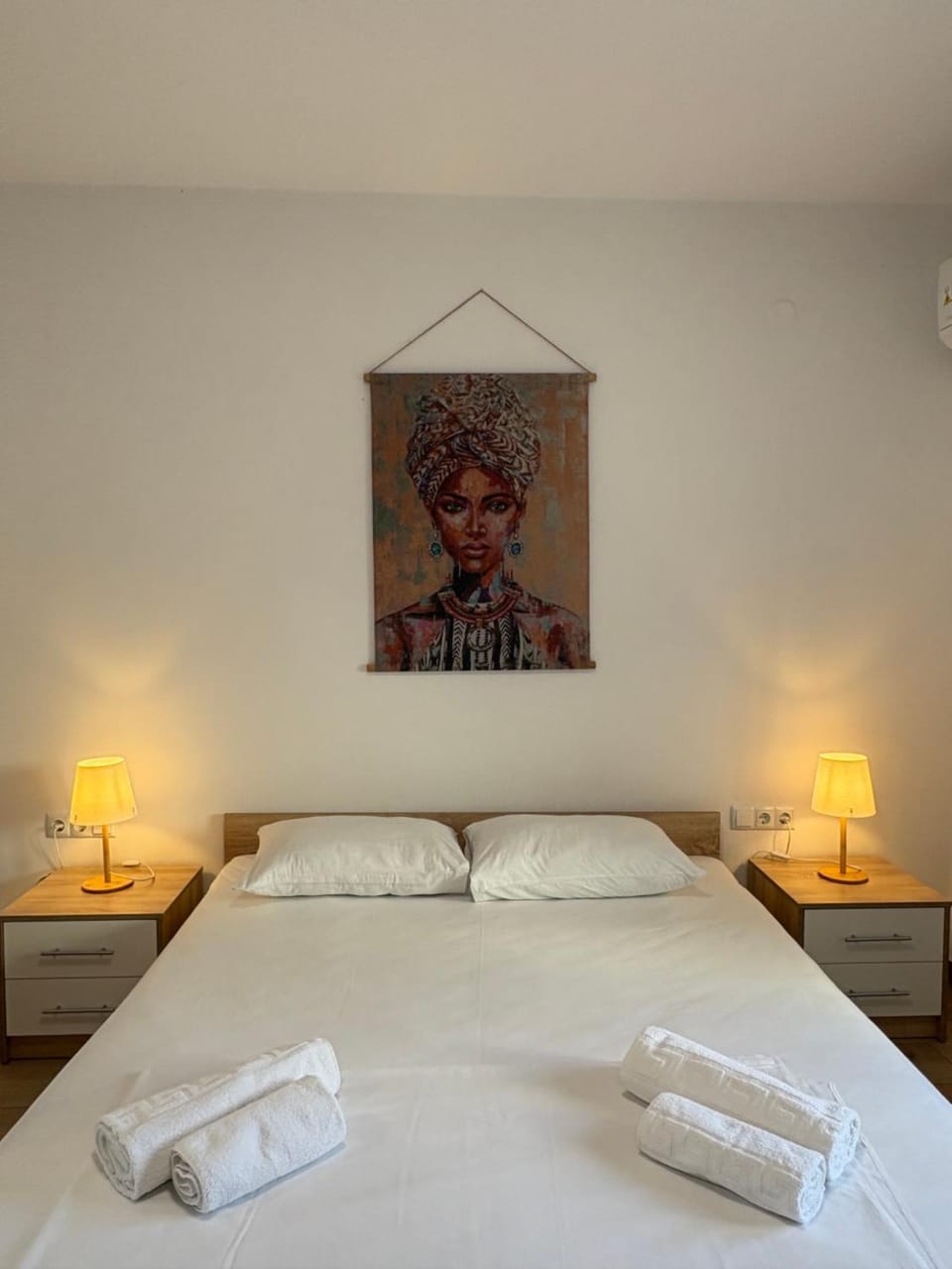 Bed, Photo of the whole room, Bedroom, towels