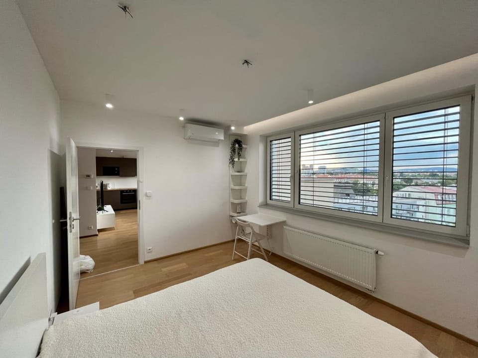 Bed, Photo of the whole room, Bedroom, hair dresser, air conditioner