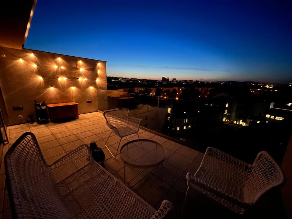 Night, View (from property/room), Balcony/Terrace, Seating area