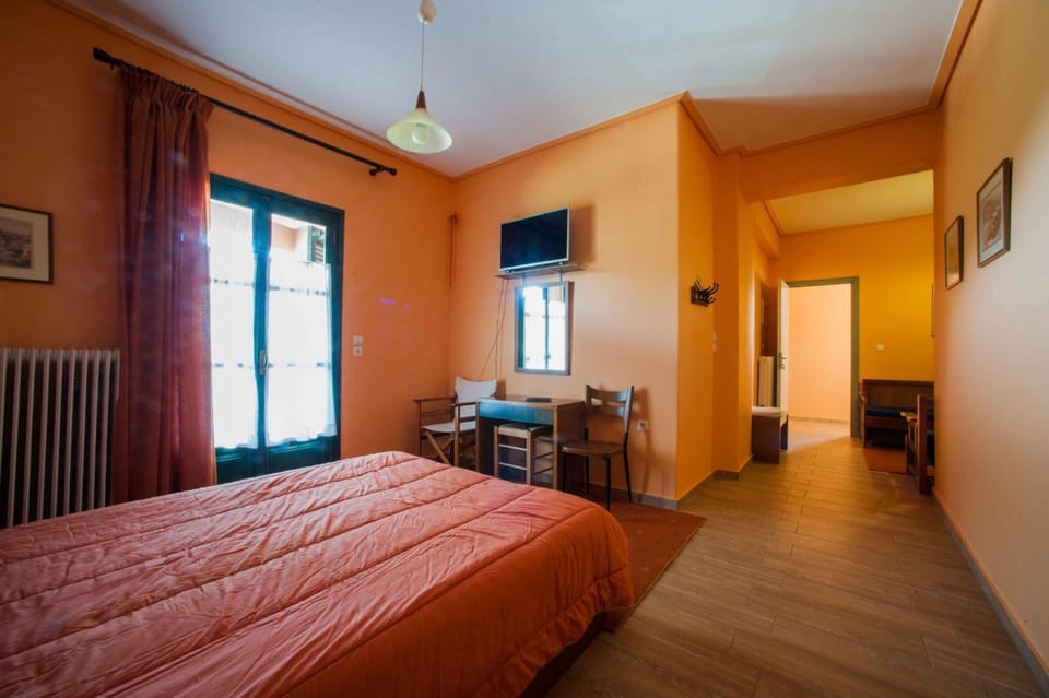 Ο Ξενώνας της Κατερίνας Capsule hotel in Peloponnese, Western Greece and the Ionian