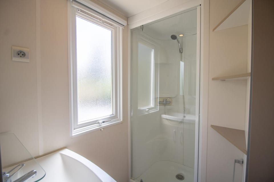 Bathroom, Living room