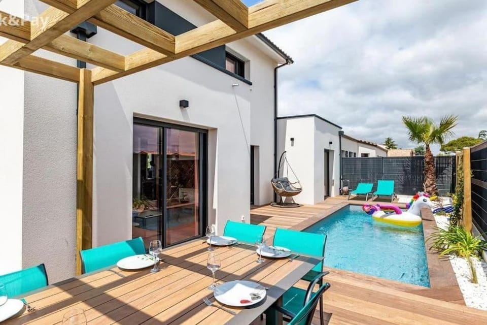 Villa avec piscine proche plages Villa in Vaux-sur-Mer