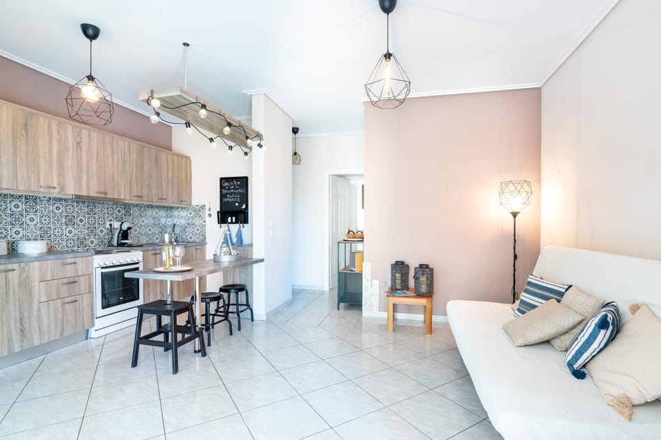 Riviera Retreat Relaxing Vacation Apartment by the Sea in Voula Apartment in East Attica Regional Unit, Greece