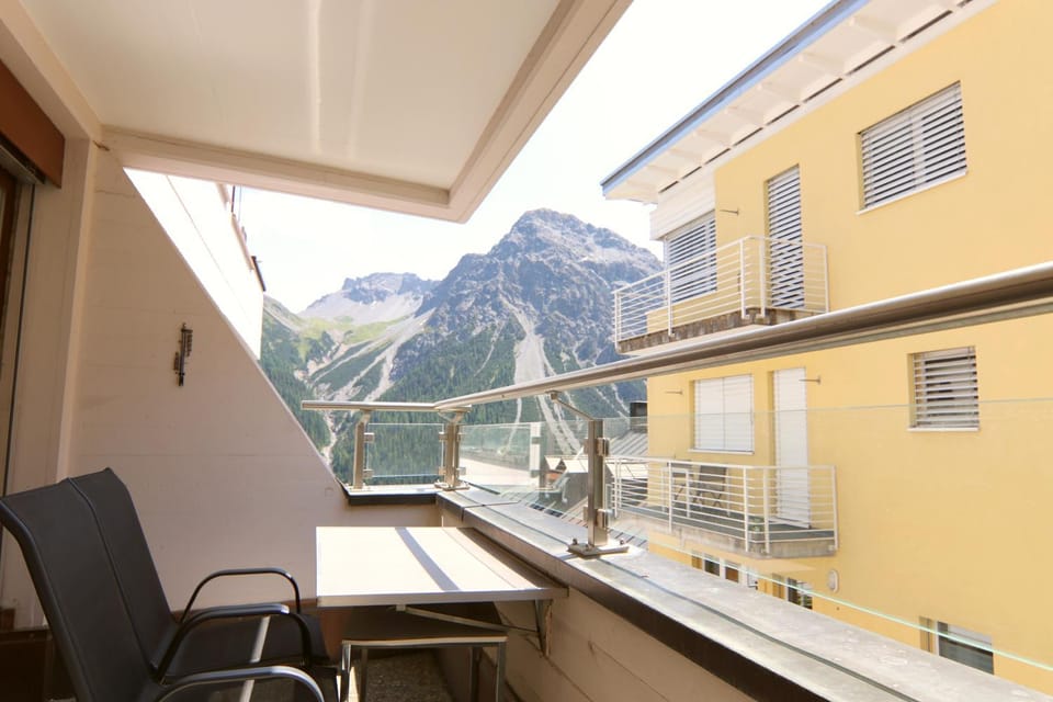 Balcony/Terrace, Mountain view