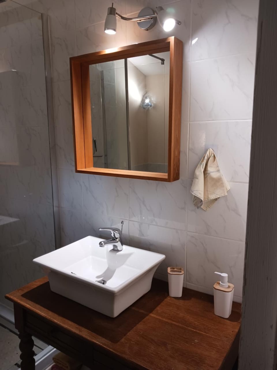 Bathroom, towels, Internal: Not applicable to any particular room