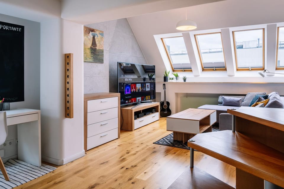 TV and multimedia, Seating area