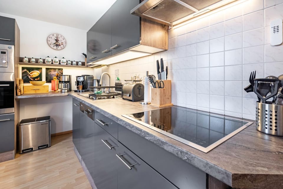 Kitchen or kitchenette, Living room