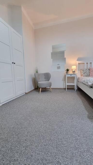 Bedroom, wardrobe