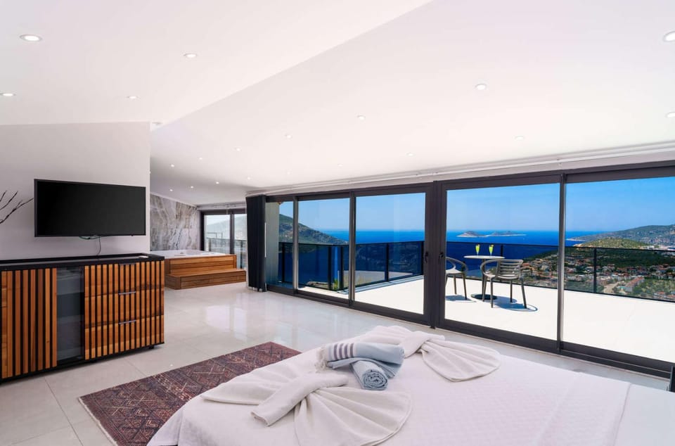 LUX VILLA WITH SEAVİEW AND JACUZZI Villa in Kalkan Belediyesi