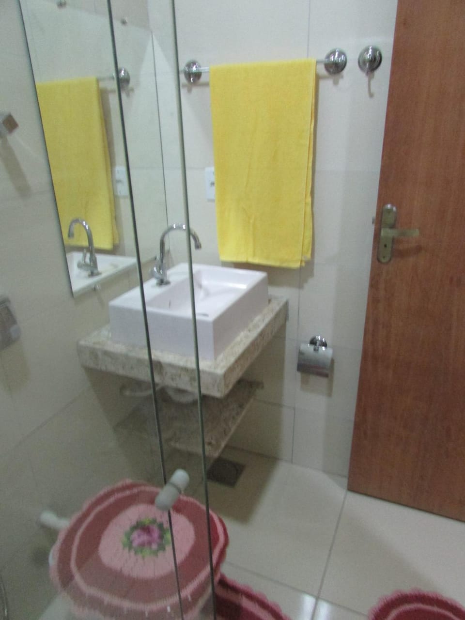 Shower, Toilet, Bathroom, towels