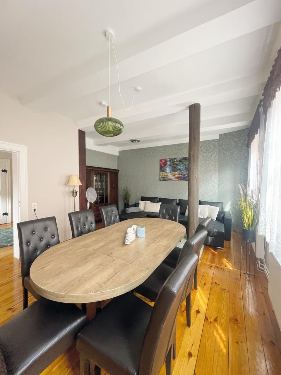 Living room, Seating area, Dining area