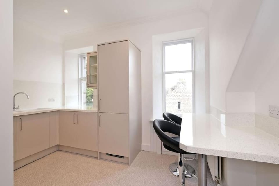 Luxury West End Apartment Apartment in Aberdeen