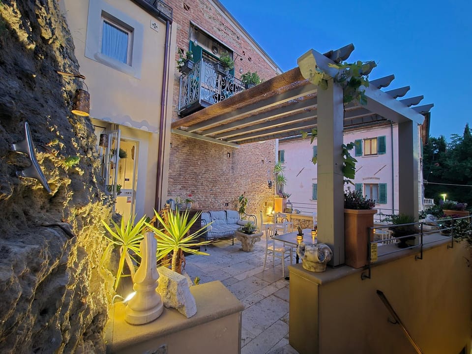 Residenza d'Epoca CAVALIERE - Romantic Rooms Bed and Breakfast in Tuscany