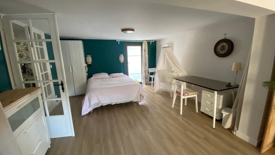 30mn de Paris st lazare en train, studio 42 m2 Apartment in Île-de-France