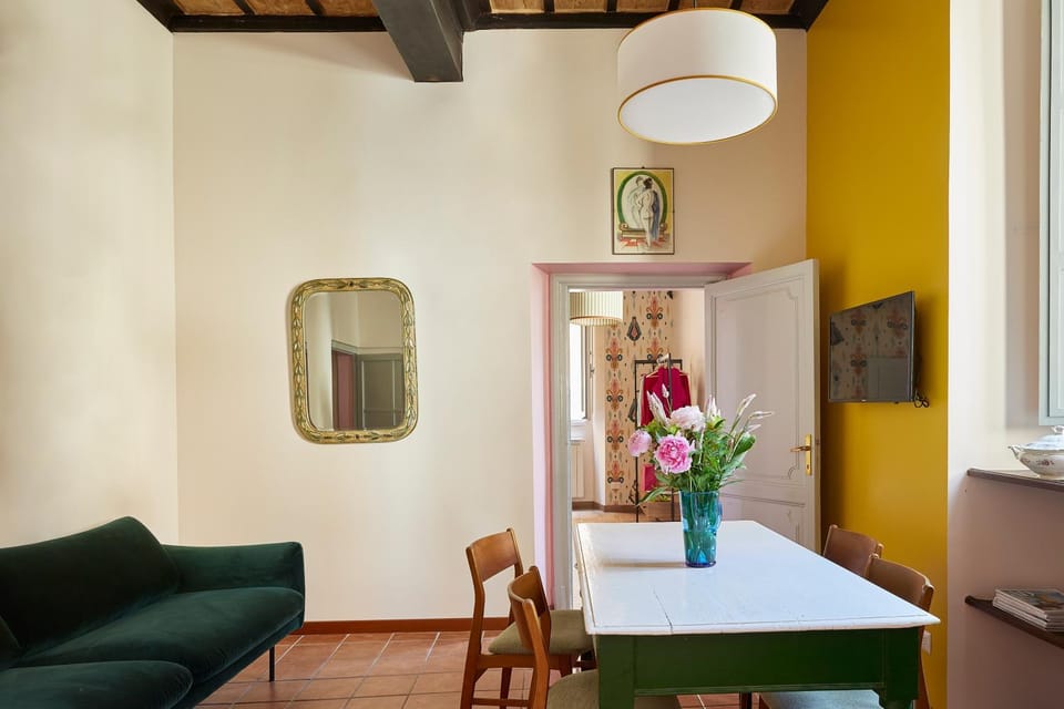 TV and multimedia, Living room, Seating area, Dining area