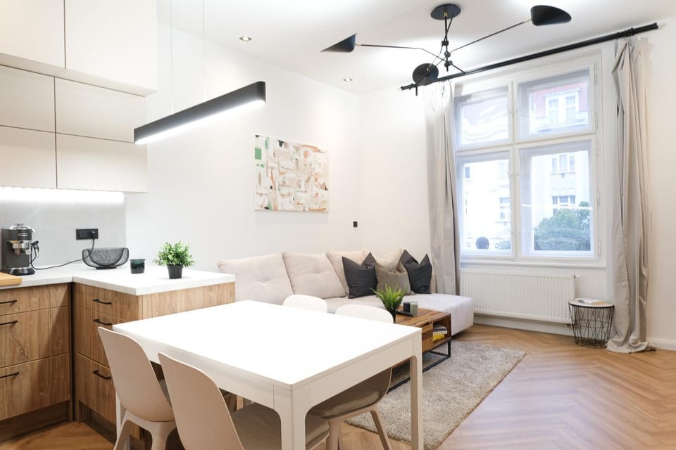 Living room, Seating area, Dining area, kitchen