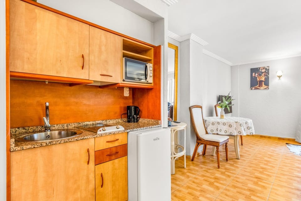 Kitchen or kitchenette, Living room