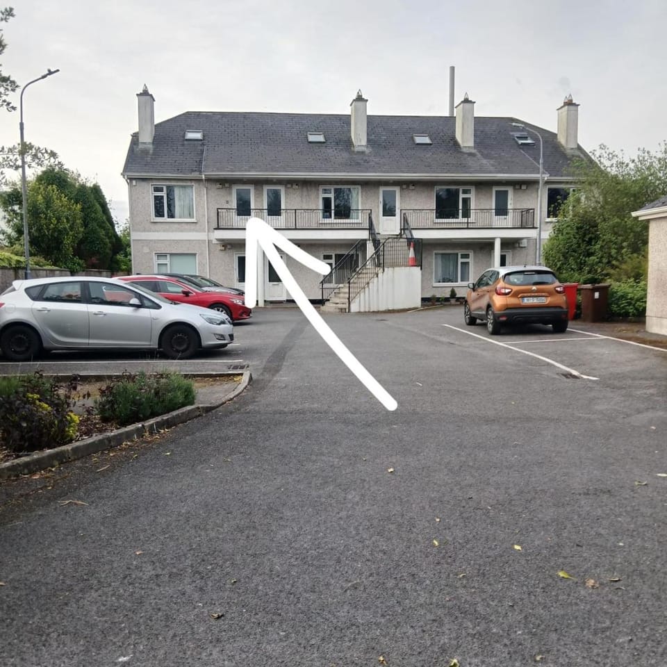 Property building, Location