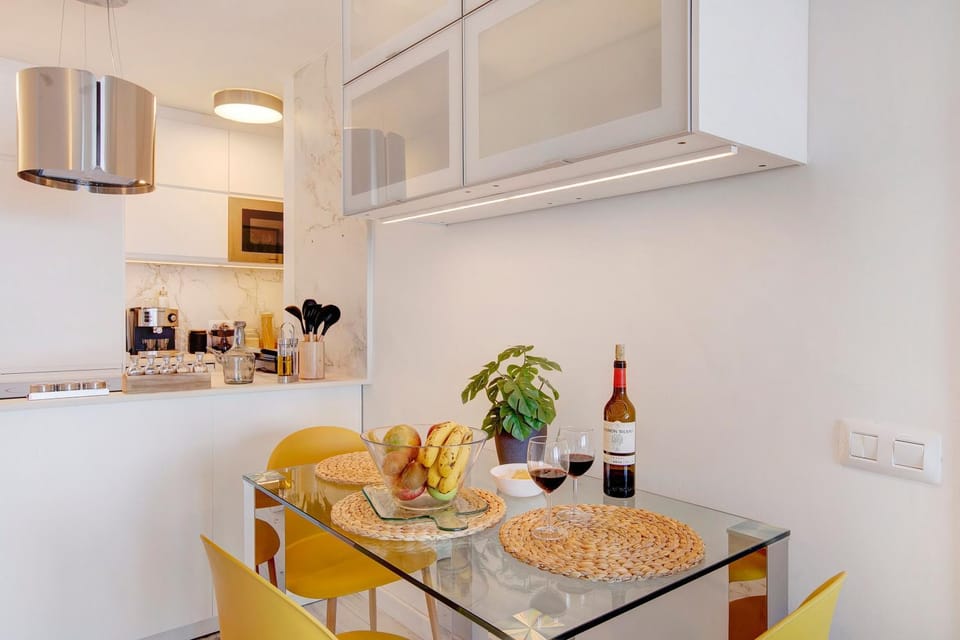 Property building, Kitchen or kitchenette, Living room