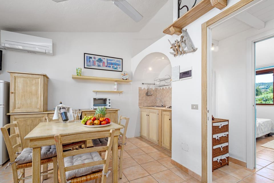 Property building, Kitchen or kitchenette, Living room