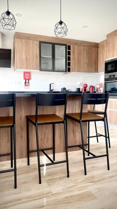 Kitchen or kitchenette, Dining area, minibar, pet friendly, stove