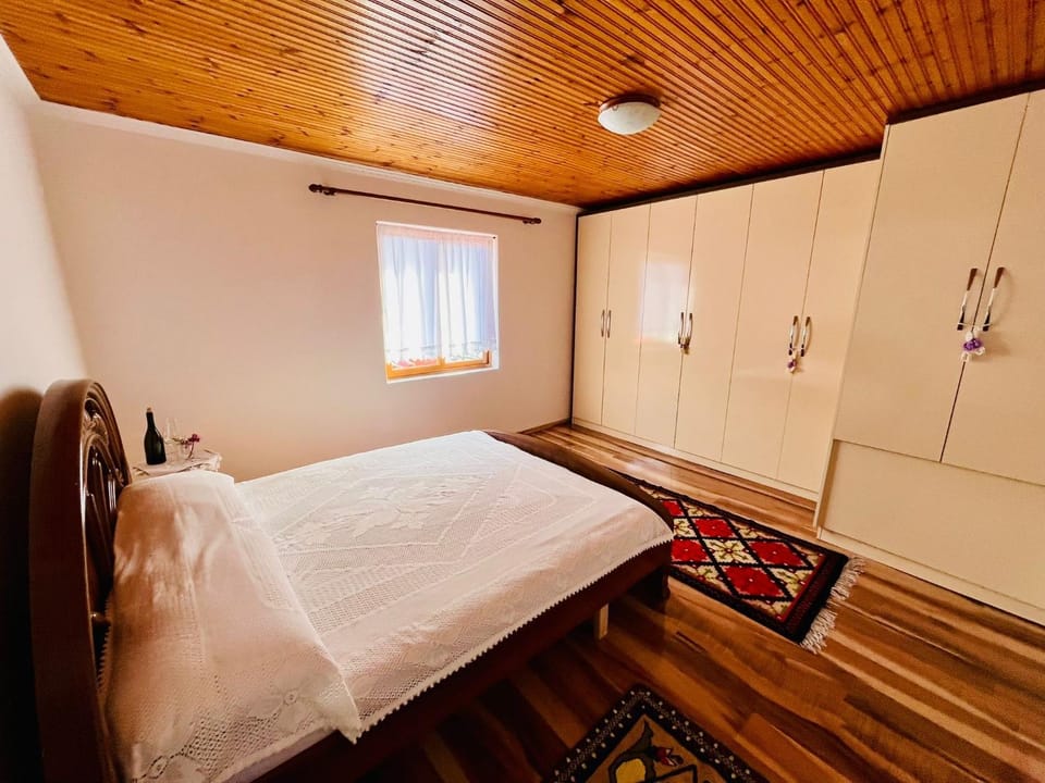 Bed, Photo of the whole room, Bedroom, wardrobe
