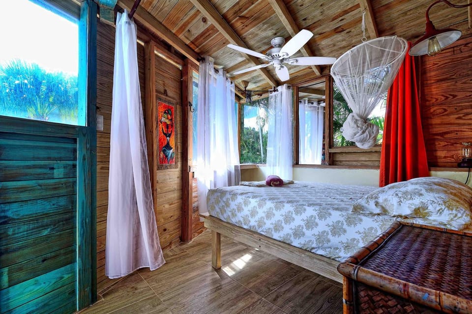 Bed, Photo of the whole room, Bedroom, fireplace