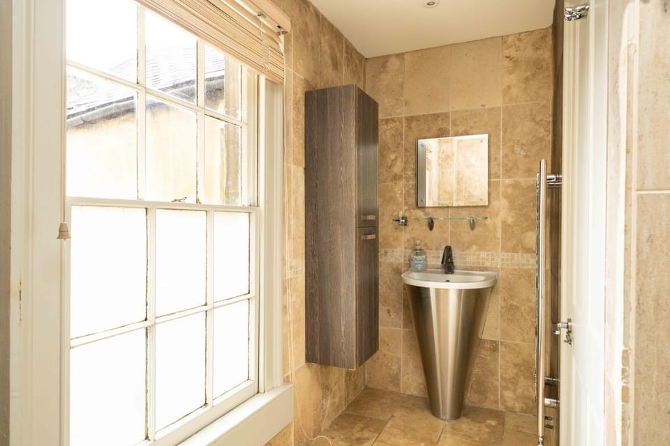 Look No Further The Stable Block in Beautiful Beaufort House 2 Bedrooms Apartment in Bath