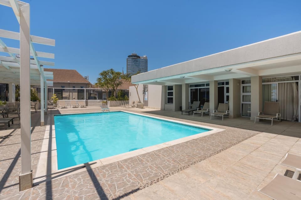 Swimming pool, Swimming pool