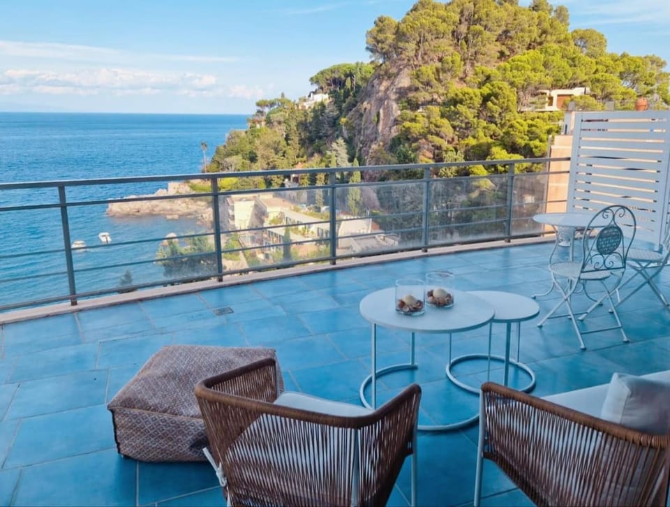Natural landscape, View (from property/room), Balcony/Terrace, Sea view