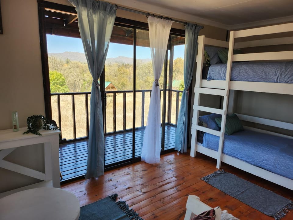 View (from property/room), Balcony/Terrace, Photo of the whole room, Mountain view, bunk bed