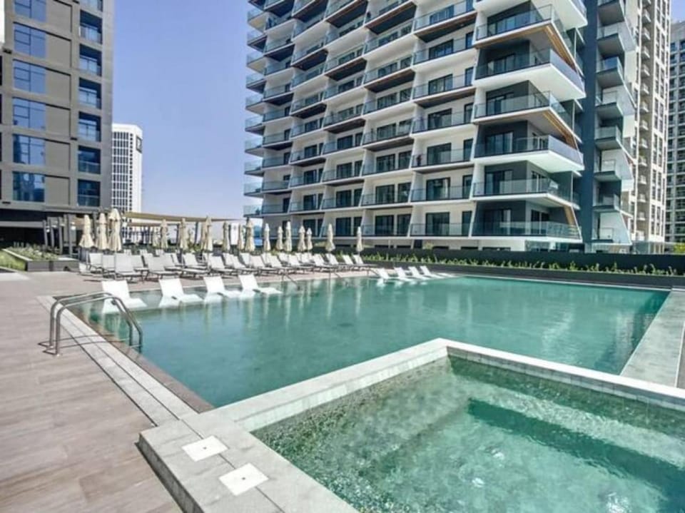 Property building, Swimming pool