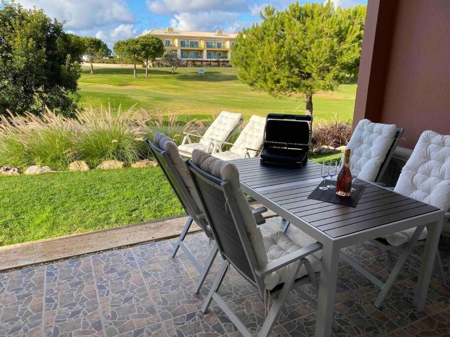 Patio, Dining area, Garden view
