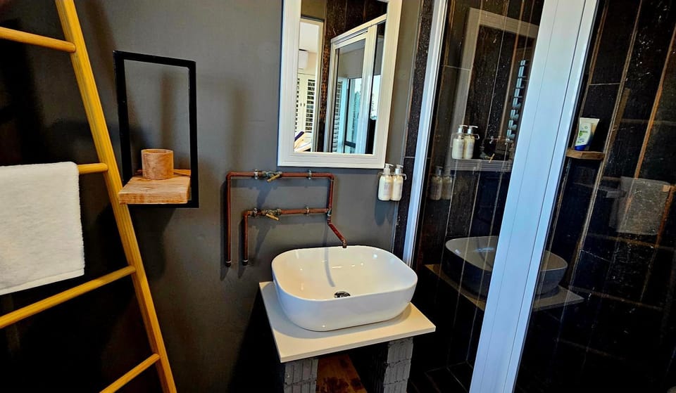 Shower, Bathroom, towels
