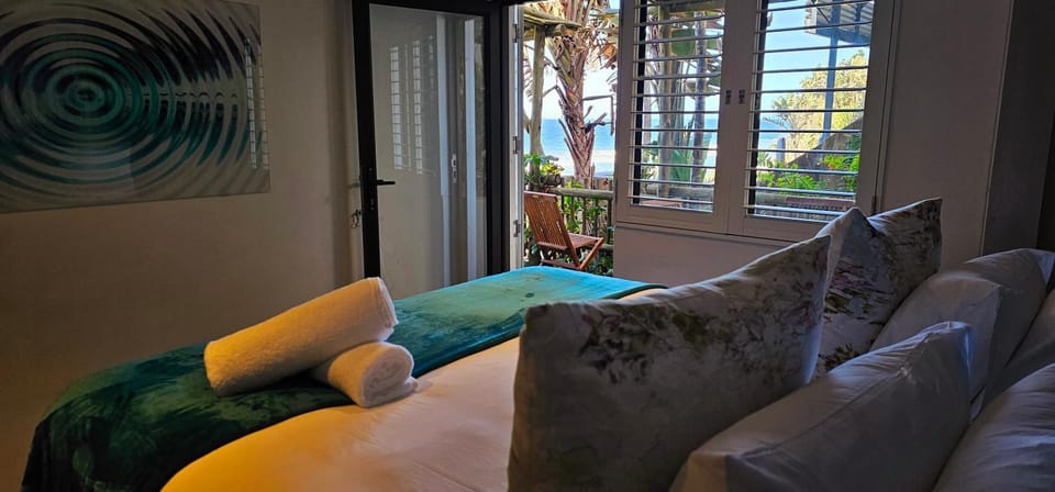Bed, View (from property/room), Balcony/Terrace, Bedroom, Sea view