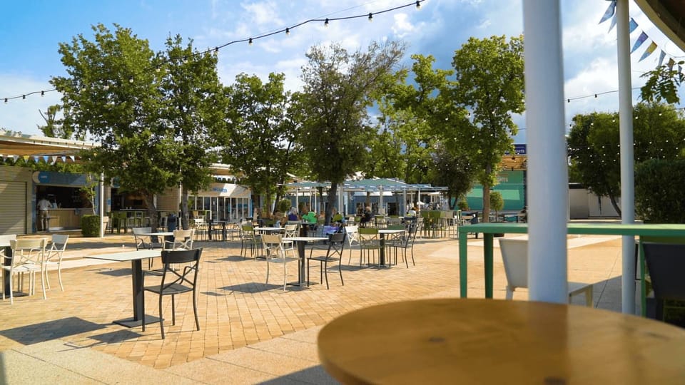 Restaurant/places to eat, Day