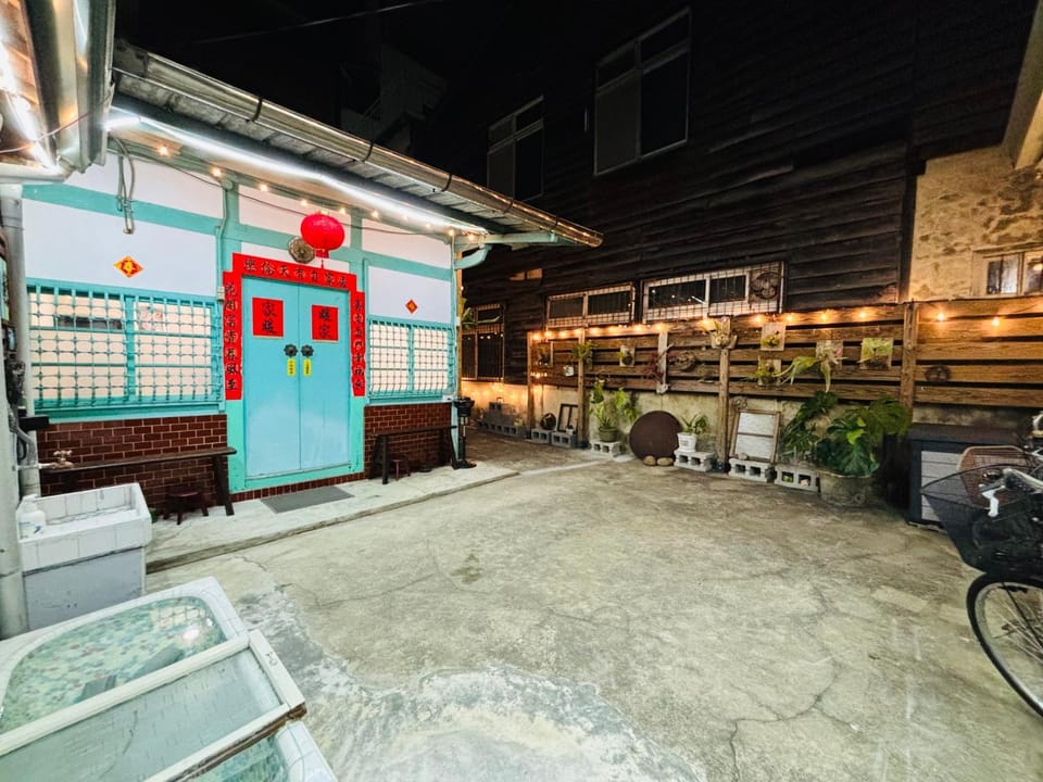 家暖暖,老屋新生,房源內有戶外空間,嘉義市民宿013號 Chalet in Taiwan, Province of China