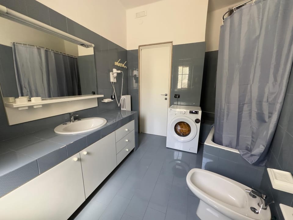 Bathroom, Bath
