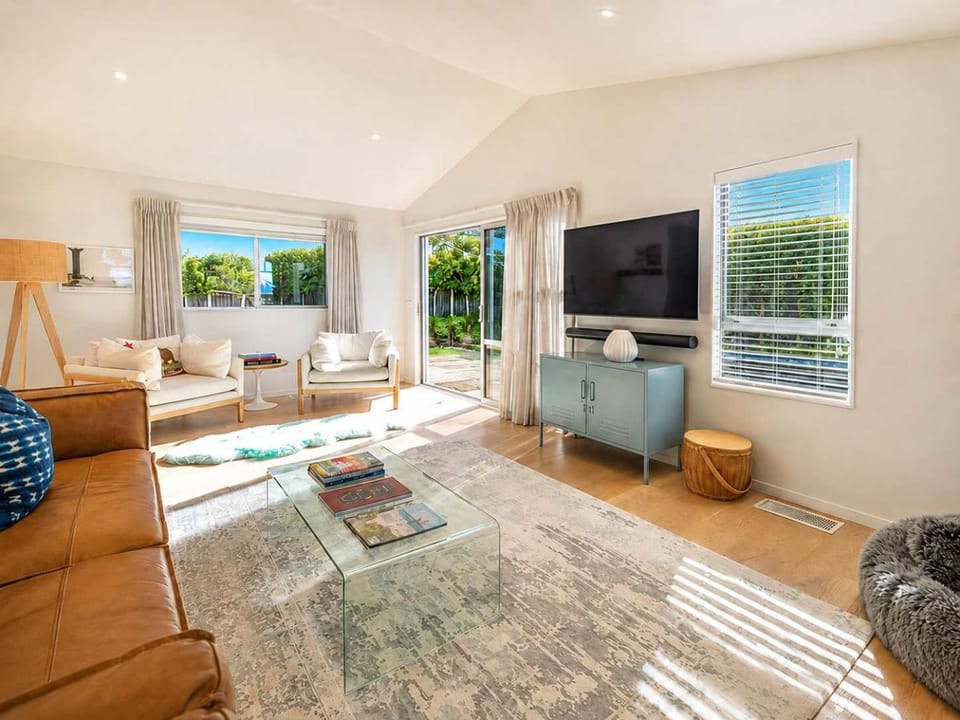 Oneroa Vines and Views- Stay Waiheke House in Auckland Region