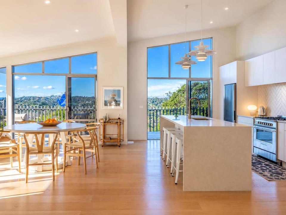 Oneroa Vines and Views- Stay Waiheke House in Auckland Region