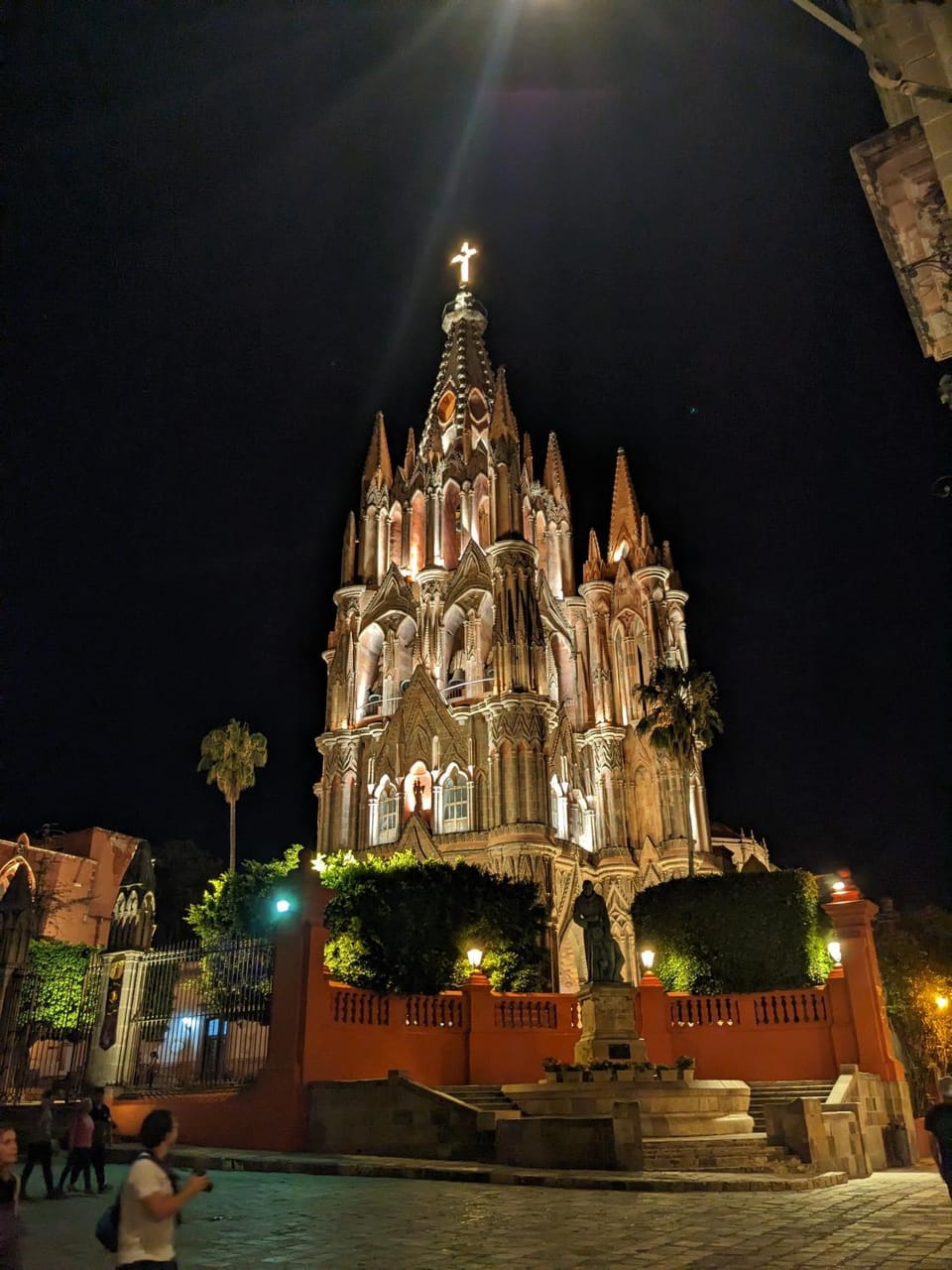 Nearby landmark, Night
